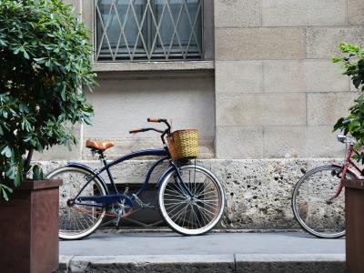 Photo by <a href="https://unsplash.com/@cbarbalis?utm_source=unsplash&utm_medium=referral&utm_content=creditCopyText">Chris Barbalis</a> on <a href="https://unsplash.com/s/photos/urban-cycling?utm_source=unsplash&utm_medium=referral&utm_content=creditCopyText">Unsplash</a>   